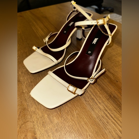 Zara Women's White Strappy Sandals with gold chain accent on strap - Picture 2 of 6